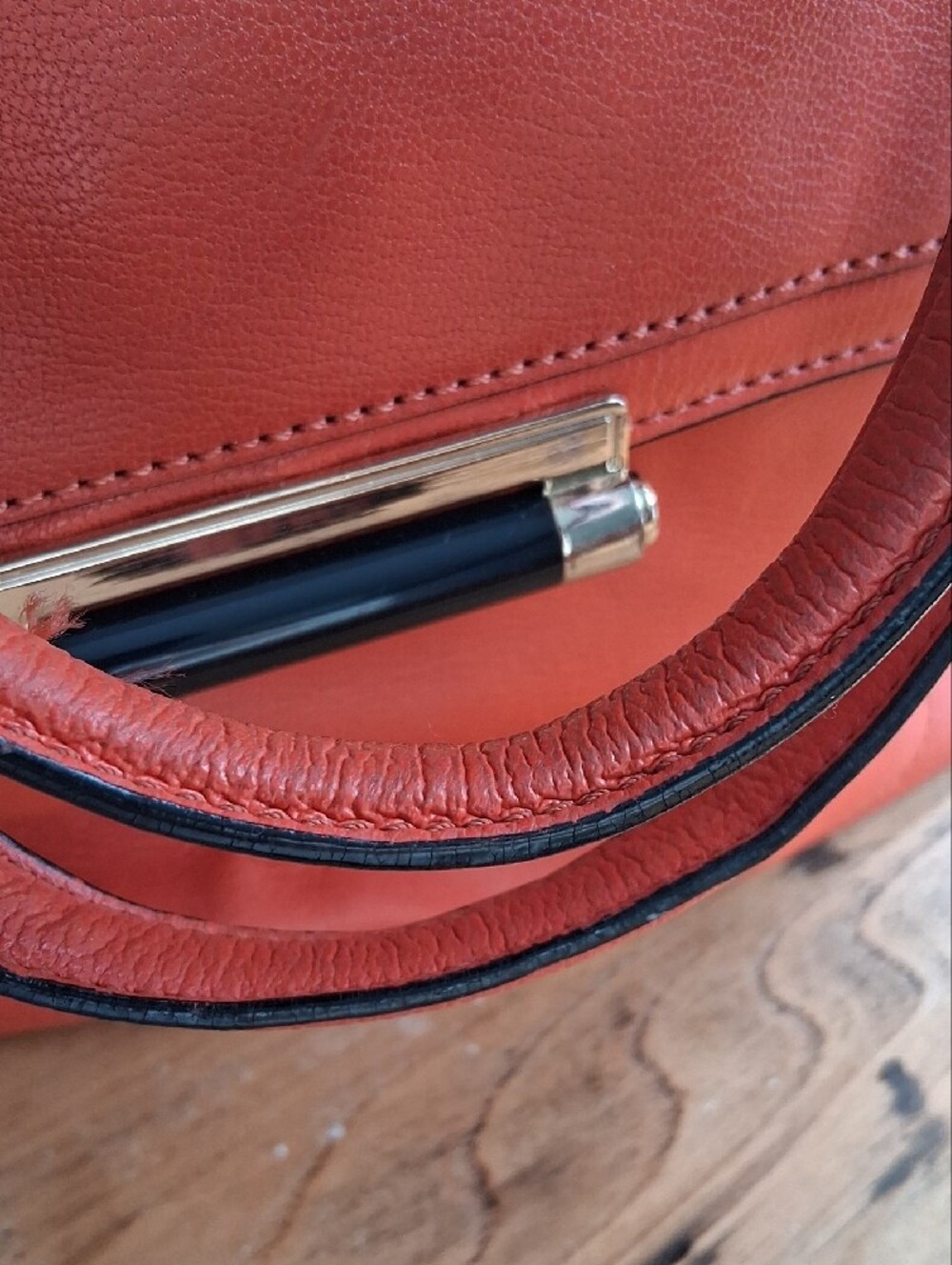 Diane Von Furstenberg Coral-Red Leather Shoulder Bag - Picture 6 of 15